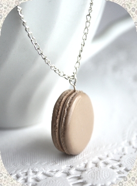 Pendentif Macaron au café