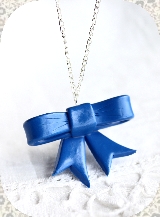 Pendentif Noeud bleu